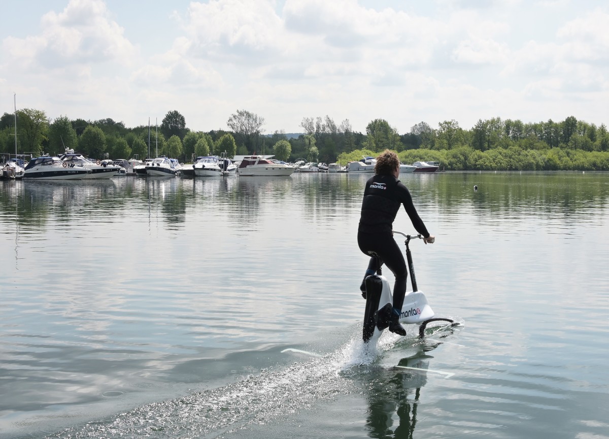 Manta 5 la bici acquatica dalla Nuova Zelanda al Lago Maggiore Manta 5 la bici acquatica dalla Nuova Zelanda al Lago Maggiore