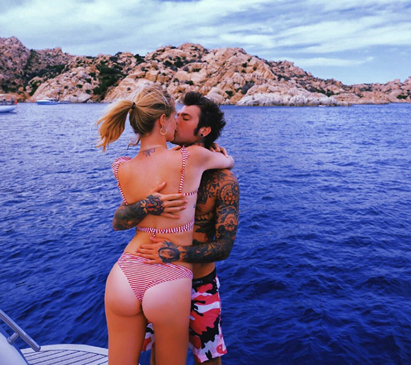 “Fedez non può parlare male di banche e assicurazioni”. Svelato l’accordo “Fedez non può parlare male di banche e assicurazioni”. Svelato l’accordo