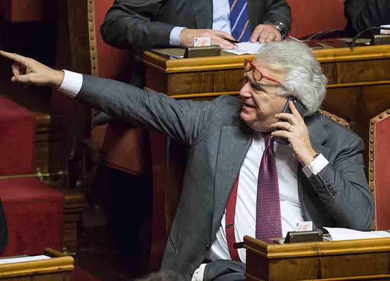 Vitalizio Verdini: arrivava anche in carcere. 5mila € al mese pure a Rebibbia Vitalizio Verdini: arrivava anche in carcere. 5mila € al mese pure a Rebibbia
