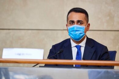 Di Maio “garantista”, ma c’è un dubbio: incombe il processo a Grillo Jr.