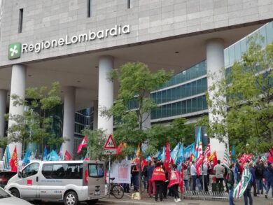 Morti bianche, sindacati davanti a Palazzo Lombardia: “Fermiamo la strage”