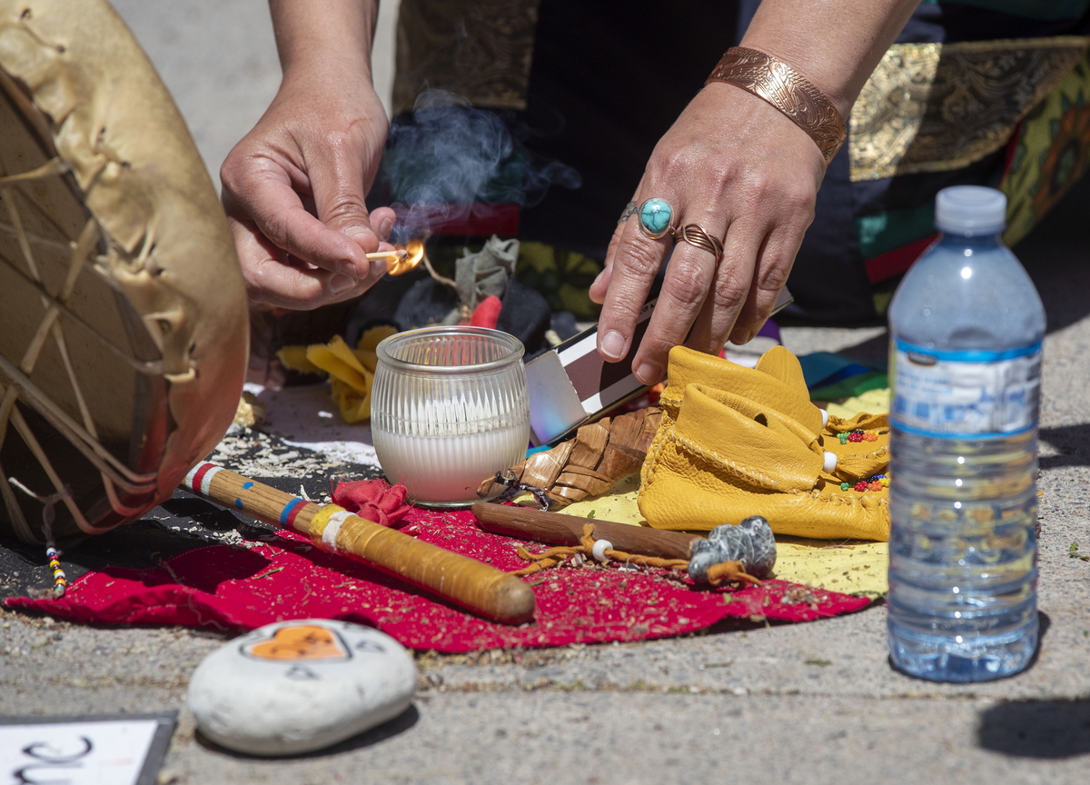 Canada, Orrore vicino a una scuola cattolica: trovati i resti di 215 bambini