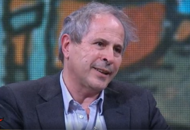 Covid, Crisanti: “Senza mascherine a luglio all’aperto, a ottobre del tutto”