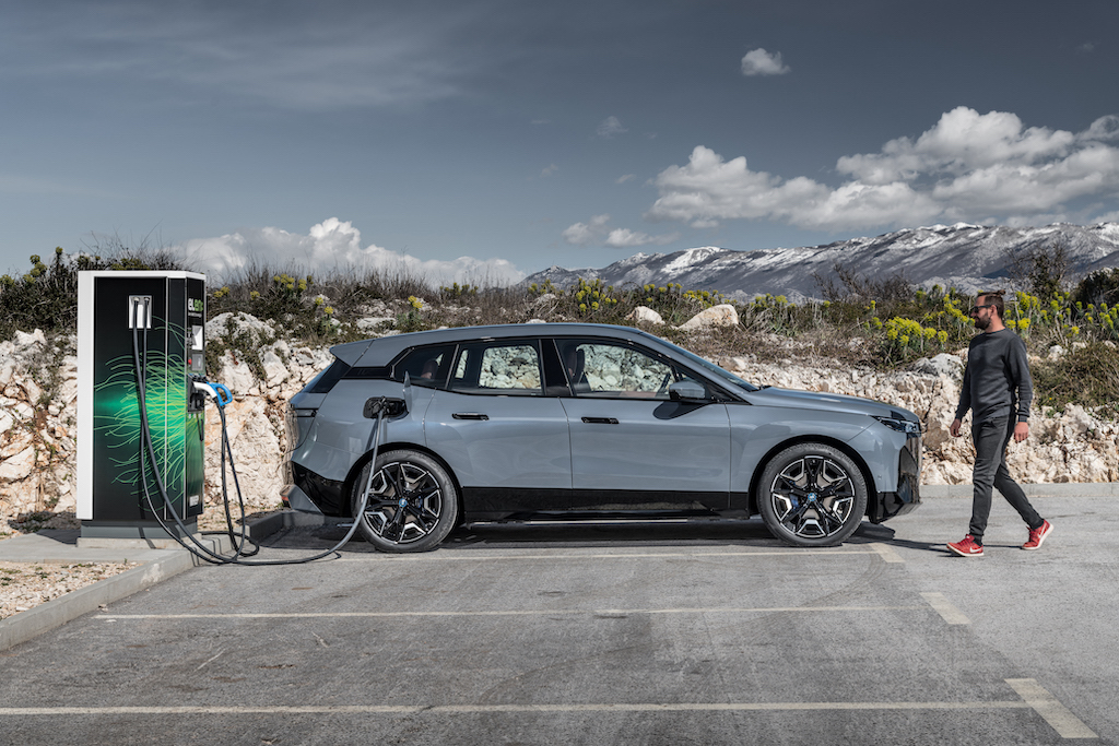 Nuova BMW iX, l’ammiraglia a zero emissioni Nuova BMW iX, l’ammiraglia a zero emissioni