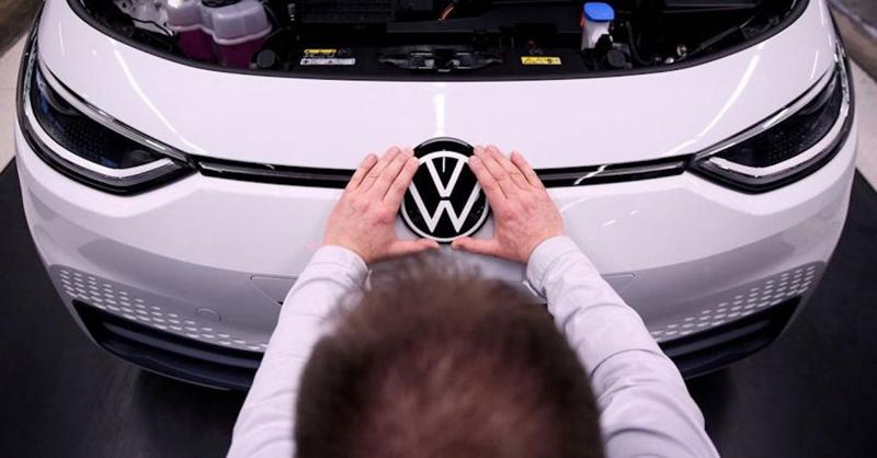 Volkswagen porta le batterie in Borsa. Con l’Ipo denari per le 6 giga-factory Volkswagen porta le batterie in Borsa. Con l’Ipo denari per le 6 giga-factory