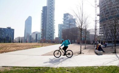 Candido, il rider-imprenditore di sé stesso schiavo di algoritmo e società