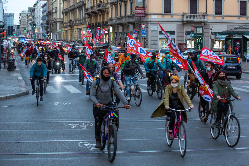 Candido, il rider-imprenditore di sé stesso schiavo di algoritmo e società Candido, il rider-imprenditore di sé stesso schiavo di algoritmo e società