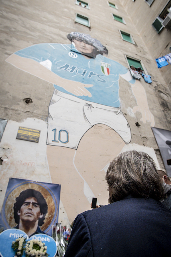 Eredità Maradona, va tutto ai 5 figli. Ogni bene (anche affettivo) all’asta Eredità Maradona, va tutto ai 5 figli. Ogni bene (anche affettivo) all’asta