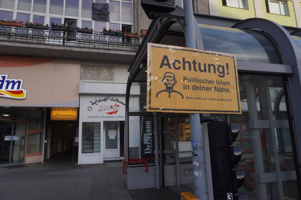 Austria, “Attenzione, Islam”: è polemica per la mappa dei luoghi musulmani Austria, “Attenzione, Islam”: è polemica per la mappa dei luoghi musulmani