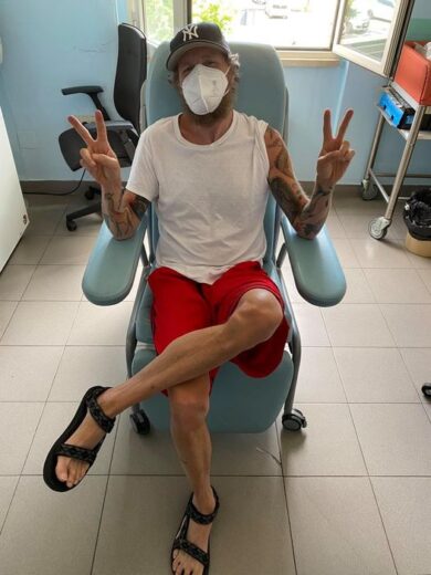 Jovanotti: “Sono un ragazzo vaccinato”, ed esulta anche il presidente Giani