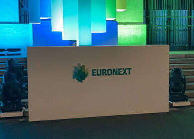 Borse europee, future deboli: Euro Stoxx 50 -0,20%