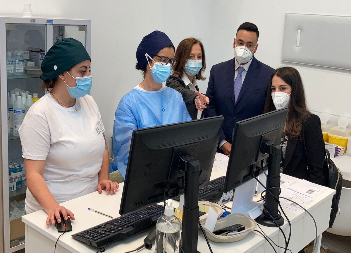 Di Marco e Mammì (M5S) in visita all’hub vaccinale Mumac di Binasco Di Marco e Mammì (M5S) in visita all’hub vaccinale Mumac di Binasco