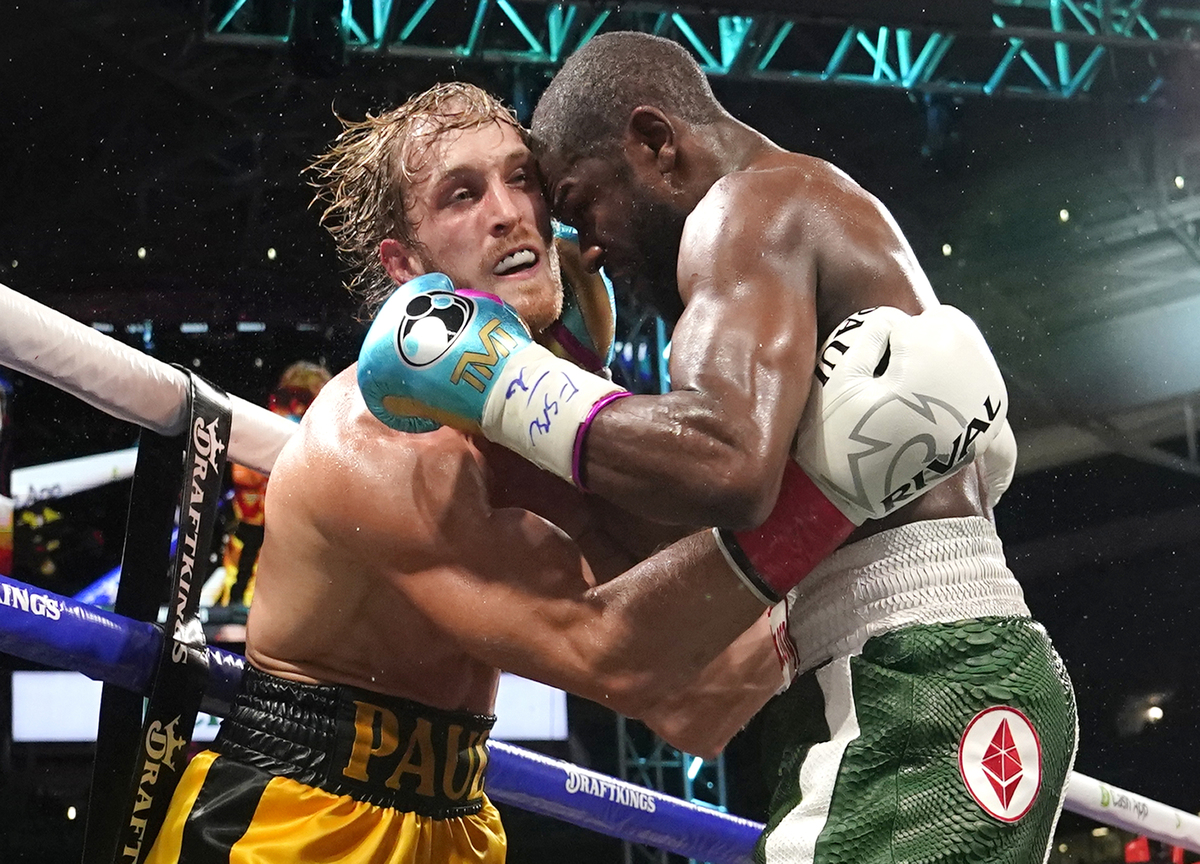 Boxe, l’ex pugile Floyd Mayweather contro lo youtuber Logan Paul Boxe, l’ex pugile Floyd Mayweather contro lo youtuber Logan Paul