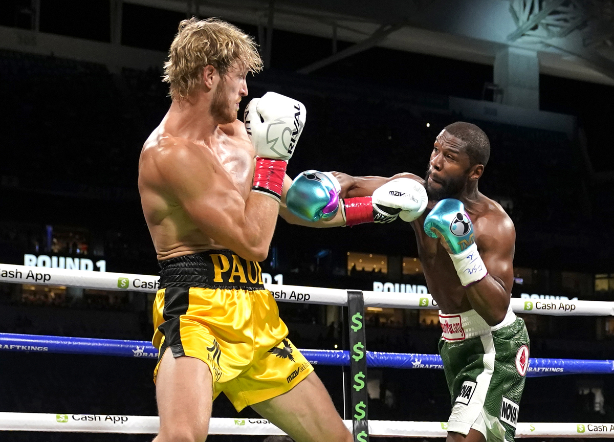 Boxe, l’ex pugile Floyd Mayweather contro lo youtuber Logan Paul Boxe, l’ex pugile Floyd Mayweather contro lo youtuber Logan Paul
