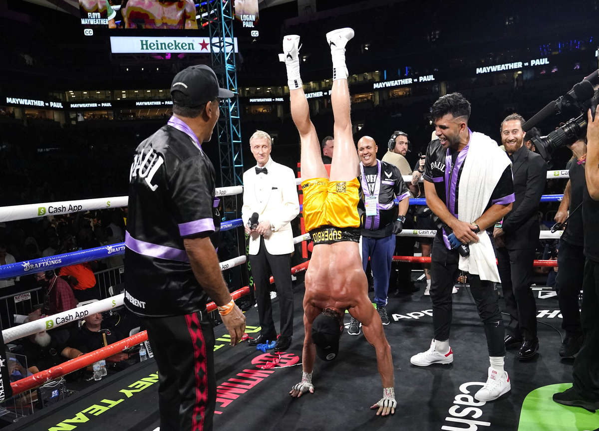 Boxe, l’ex pugile Floyd Mayweather contro lo youtuber Logan Paul Boxe, l’ex pugile Floyd Mayweather contro lo youtuber Logan Paul