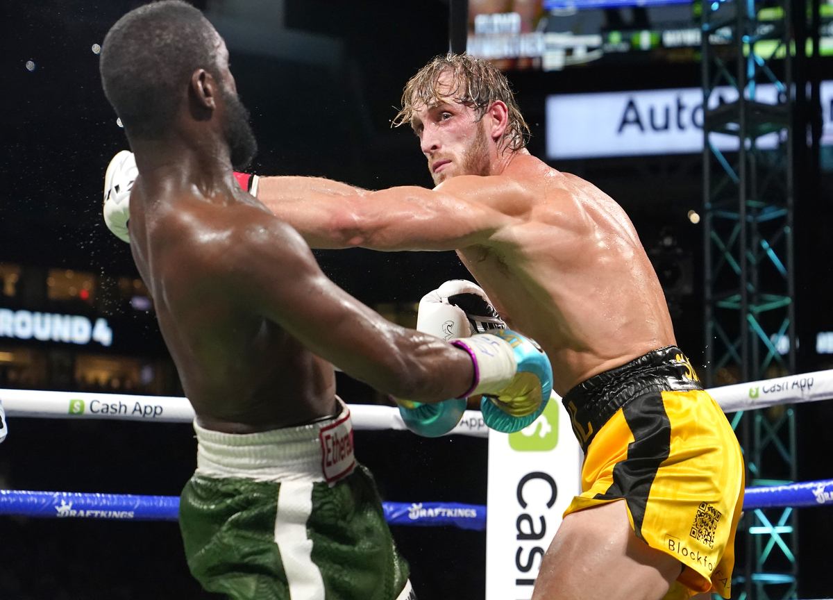 Boxe, l’ex pugile Floyd Mayweather contro lo youtuber Logan Paul Boxe, l’ex pugile Floyd Mayweather contro lo youtuber Logan Paul