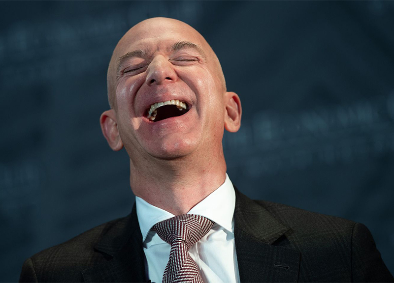 Jeff Bezos sarà passeggero del primo volo spaziale di Blue Origin Jeff Bezos sarà passeggero del primo volo spaziale di Blue Origin