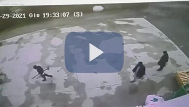 Saman, il fratello: “Strangolata”. I frame, pm: “Andavano a scavare la fossa”