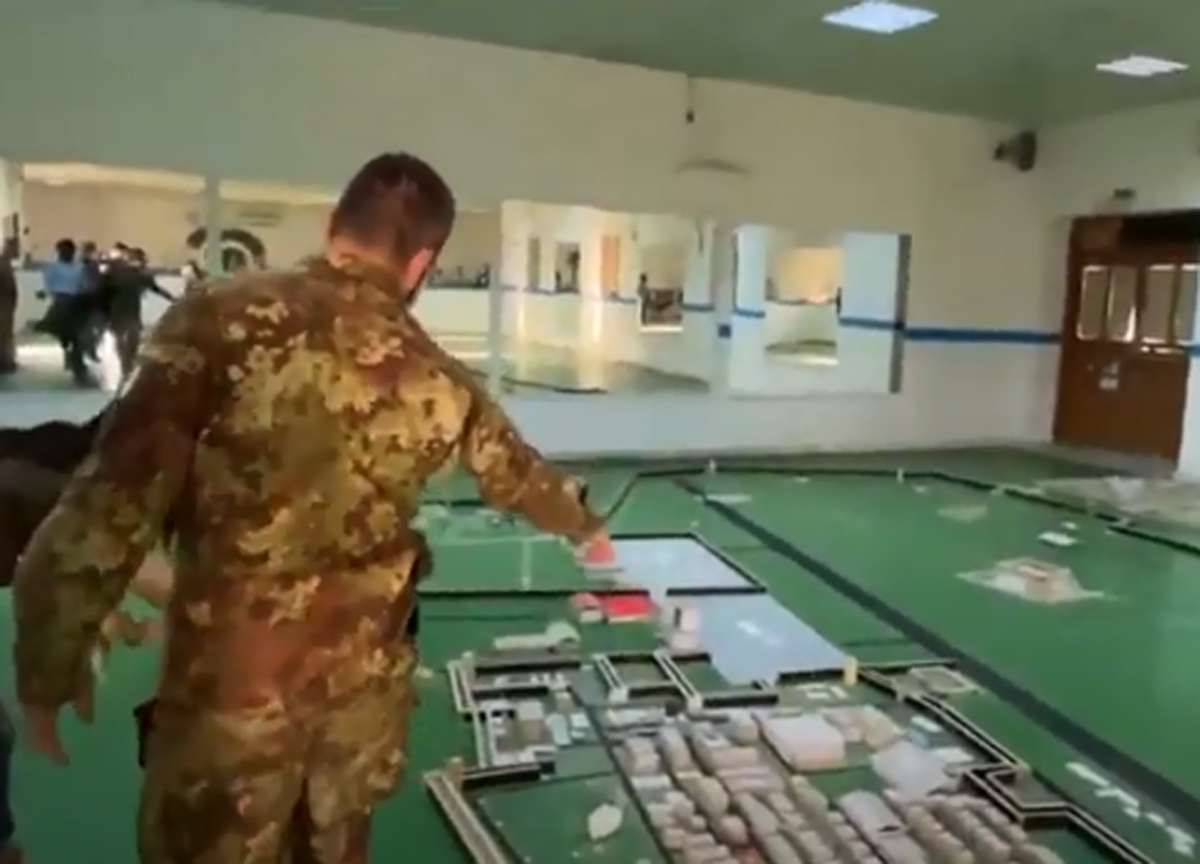 Afghanistan, il plastico che riproduce la base militare di Herat. Video Afghanistan, il plastico che riproduce la base militare di Herat. Video