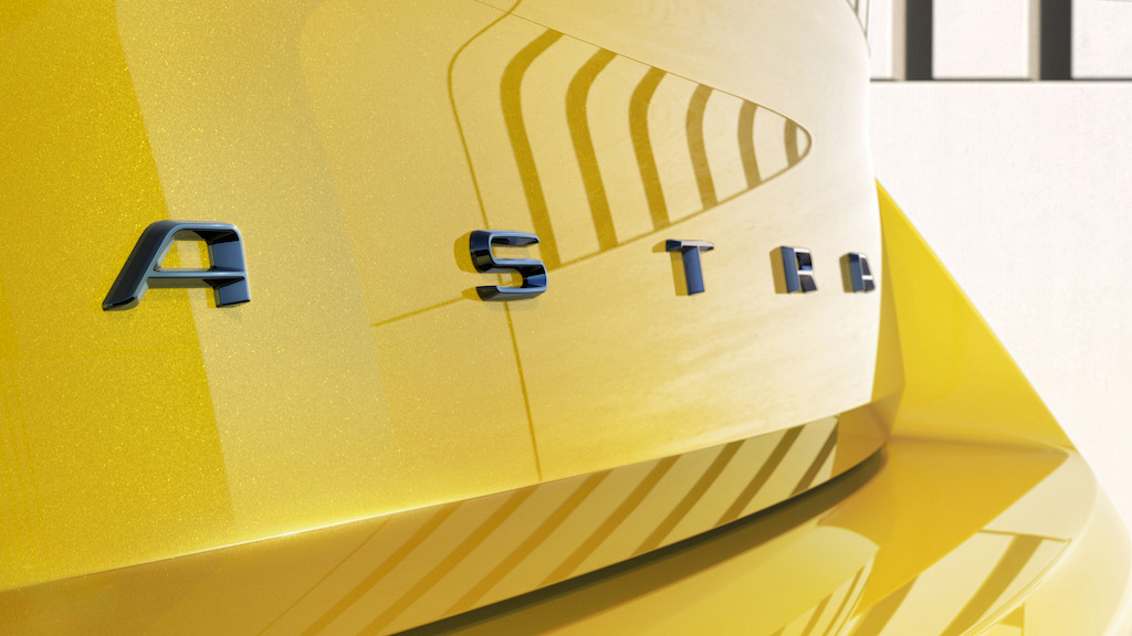 Nuova Opel Astra svelate le prime foto