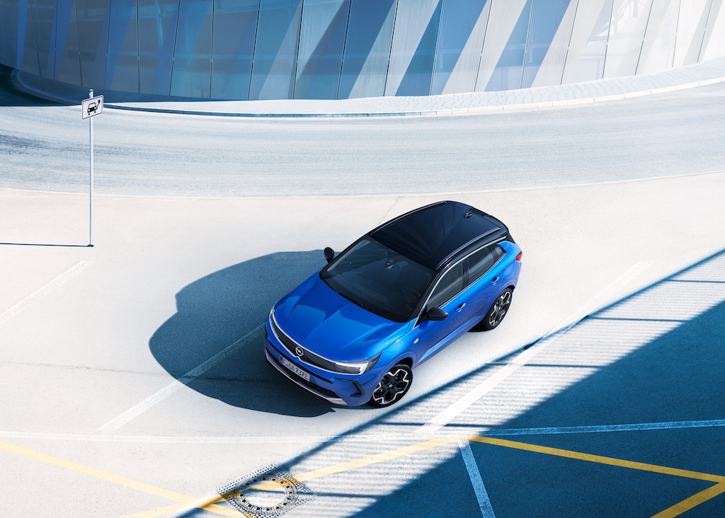 Opel presenta il nuovo Grandland