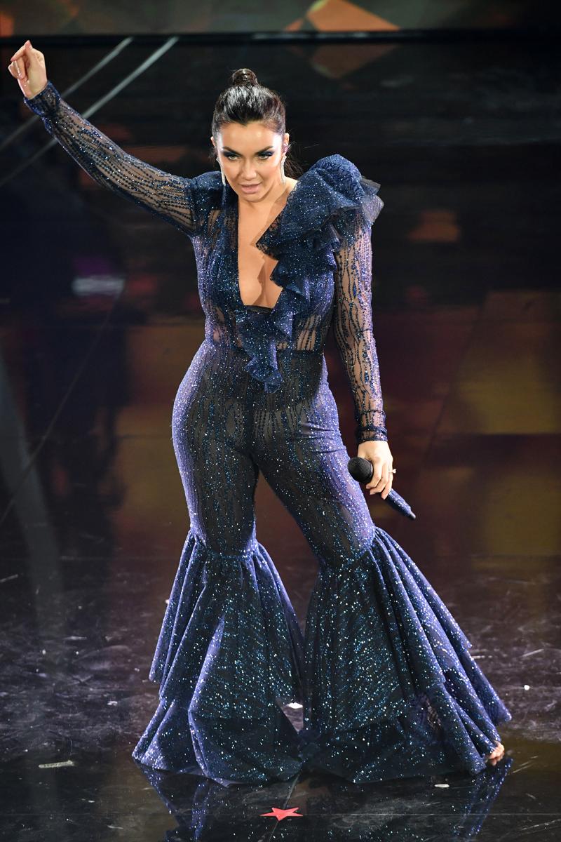 Isola del Famosi, Elettra Lamborghini confessa: “Lui me lo farei” Isola del Famosi, Elettra Lamborghini confessa: “Lui me lo farei”