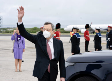 Draghi super nel G7 atlantista che argina la Cina. Doppio gioco M5S?
