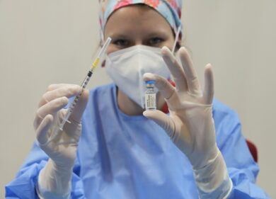 Vaccini, mezzo Cts vuole bloccare il J&J. A rischio 60mila dosi al giorno