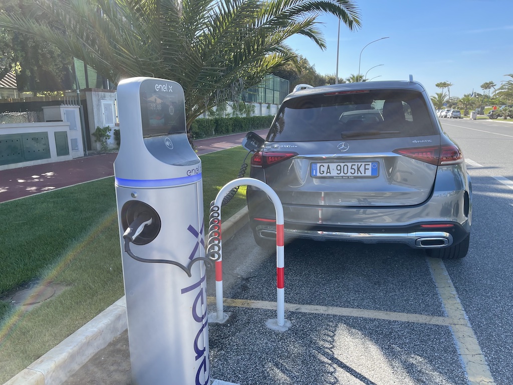 Mercedes-Benz GLE 350 de 4MATIC: come ritrovare il gusto del viaggio Mercedes-Benz GLE 350 de 4MATIC: come ritrovare il gusto del viaggio
