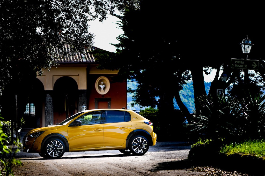 Con la Peugeot 208 Gt alla scoperta dei “Castelli”