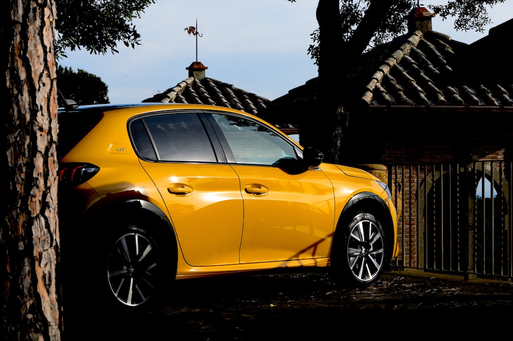 Con la Peugeot 208 Gt alla scoperta dei “Castelli”