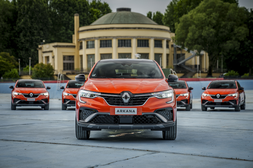 Renault Arkana e-tech 145, la nouvelle vague diventa ibrida Renault Arkana e-tech 145, la nouvelle vague diventa ibrida