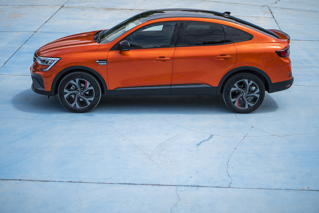 Renault Arkana e-tech 145, la nouvelle vague diventa ibrida Renault Arkana e-tech 145, la nouvelle vague diventa ibrida