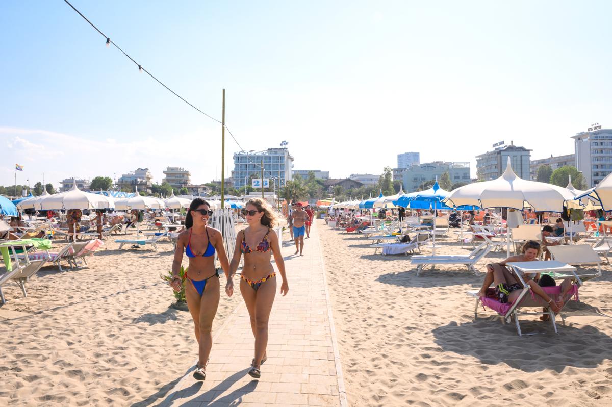 Addio Covid, ma niente vacanze per un italiano su due. Non ci sono soldi Addio Covid, ma niente vacanze per un italiano su due. Non ci sono soldi
