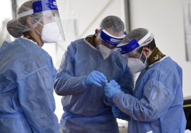 Covid, 1.255 contagi e 63 morti: positività allo 0,6%