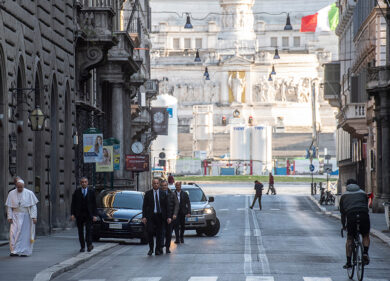 Scandalo Vaticano, il broker del Palazzo di Londra al Papa: “Voglio 20 mln”