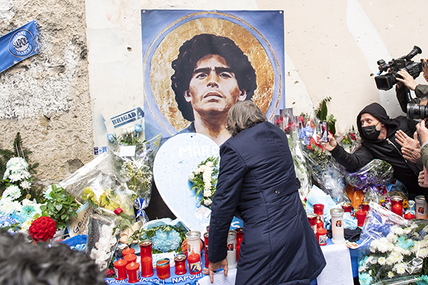 Maradona, il legale dell’infermiera: “E’ stato ucciso dai medici” Maradona, il legale dell’infermiera: “E’ stato ucciso dai medici”