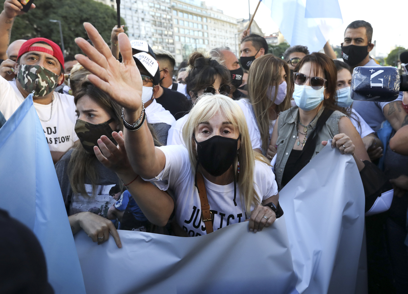 Maradona, il legale dell’infermiera: “E’ stato ucciso dai medici” Maradona, il legale dell’infermiera: “E’ stato ucciso dai medici”