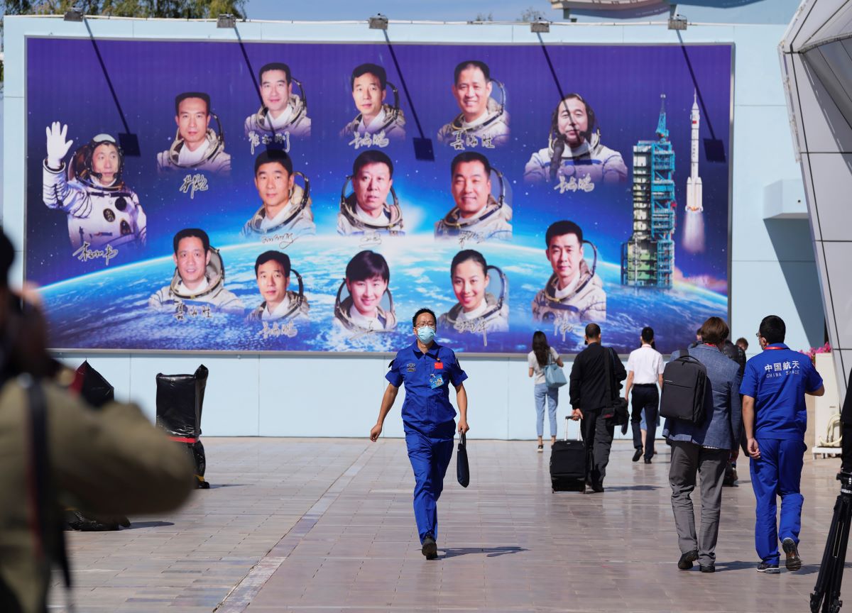 Cina, primo equipaggio nella nuova stazione spaziale: è la missione più lunga