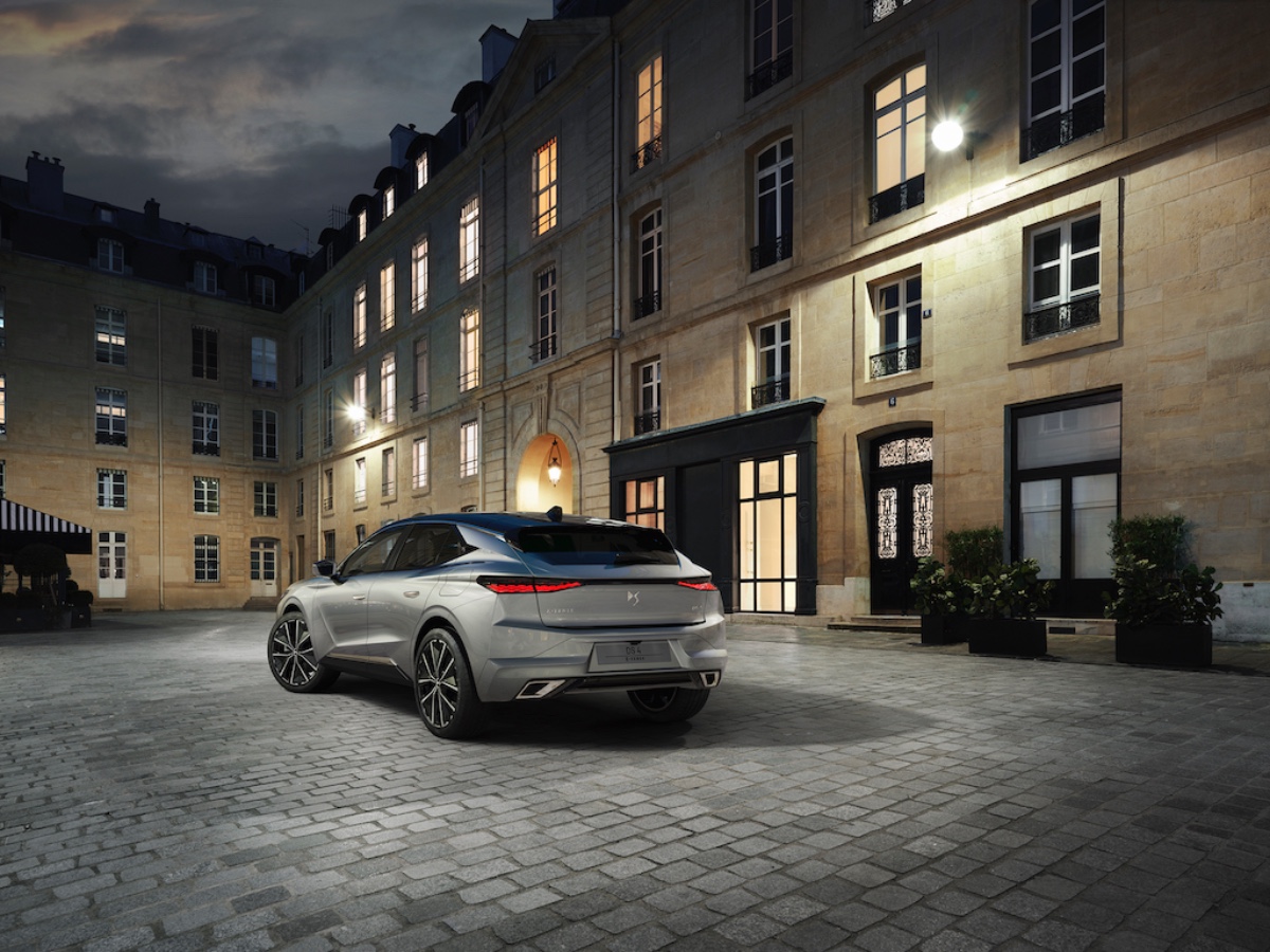 Tecnologica ed elegante nuova DS 4 in arrivo a fine anno Tecnologica ed elegante nuova DS 4 in arrivo a fine anno