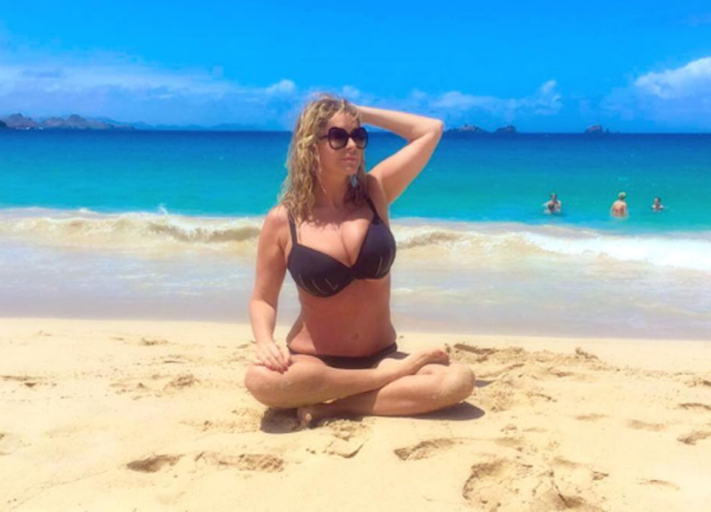 Paola Ferrari-Basic Instinct: “Video Sharon Stone? Non ho farfallina tatuata”