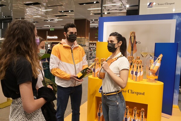 Veuve Clicquot e K-WAY alla RINASCENTE di Milano Veuve Clicquot e K-WAY alla RINASCENTE di Milano