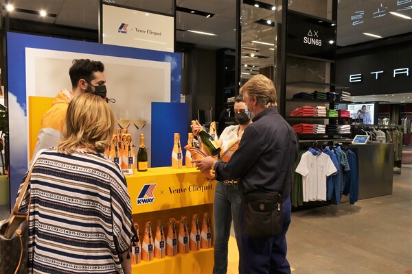 Veuve Clicquot e K-WAY alla RINASCENTE di Milano Veuve Clicquot e K-WAY alla RINASCENTE di Milano