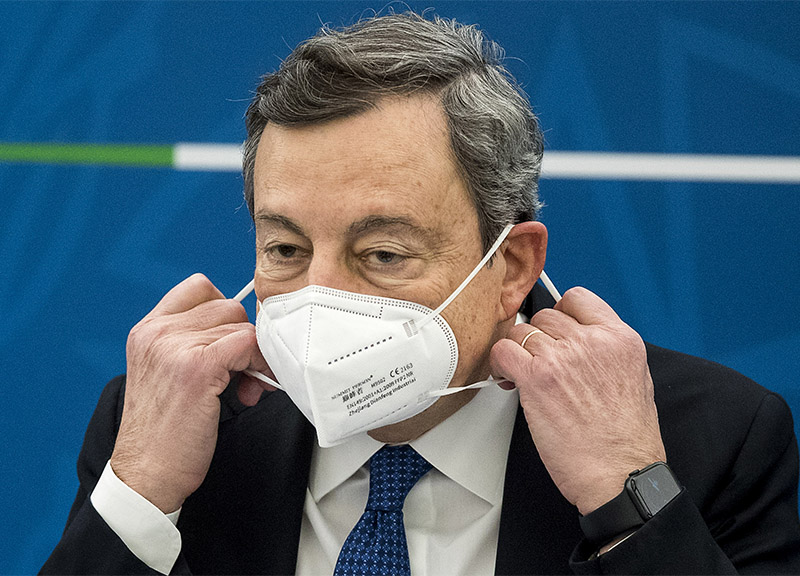 Governo, Draghi segue la Francia. “Basta mascherine all’aperto da fine giugno” Governo, Draghi segue la Francia. “Basta mascherine all’aperto da fine giugno”