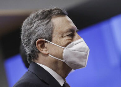 Covid, Draghi: “Lontani dalla fine, rischi dalle nuove varianti”