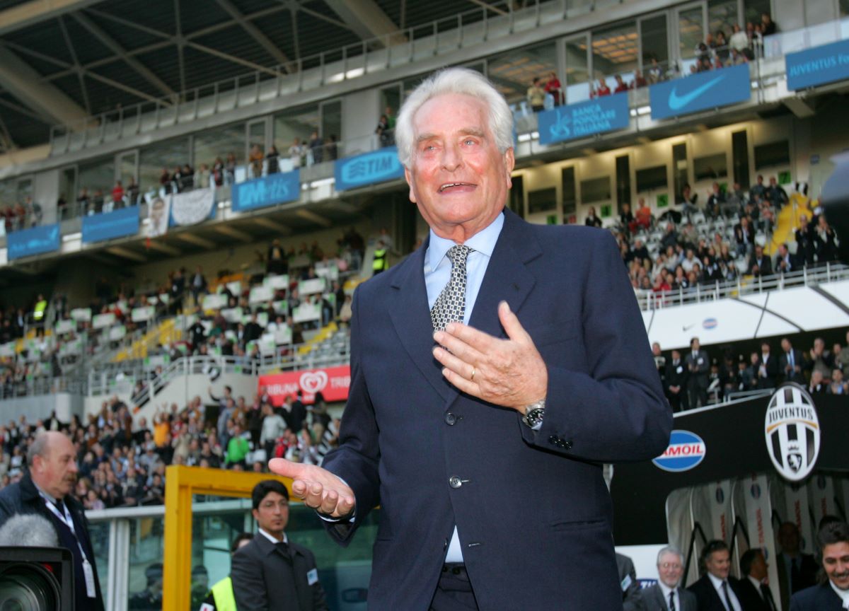 Giampiero Boniperti morto, Juventus: “Grazie di tutto presidentissimo” Giampiero Boniperti morto, Juventus: “Grazie di tutto presidentissimo”