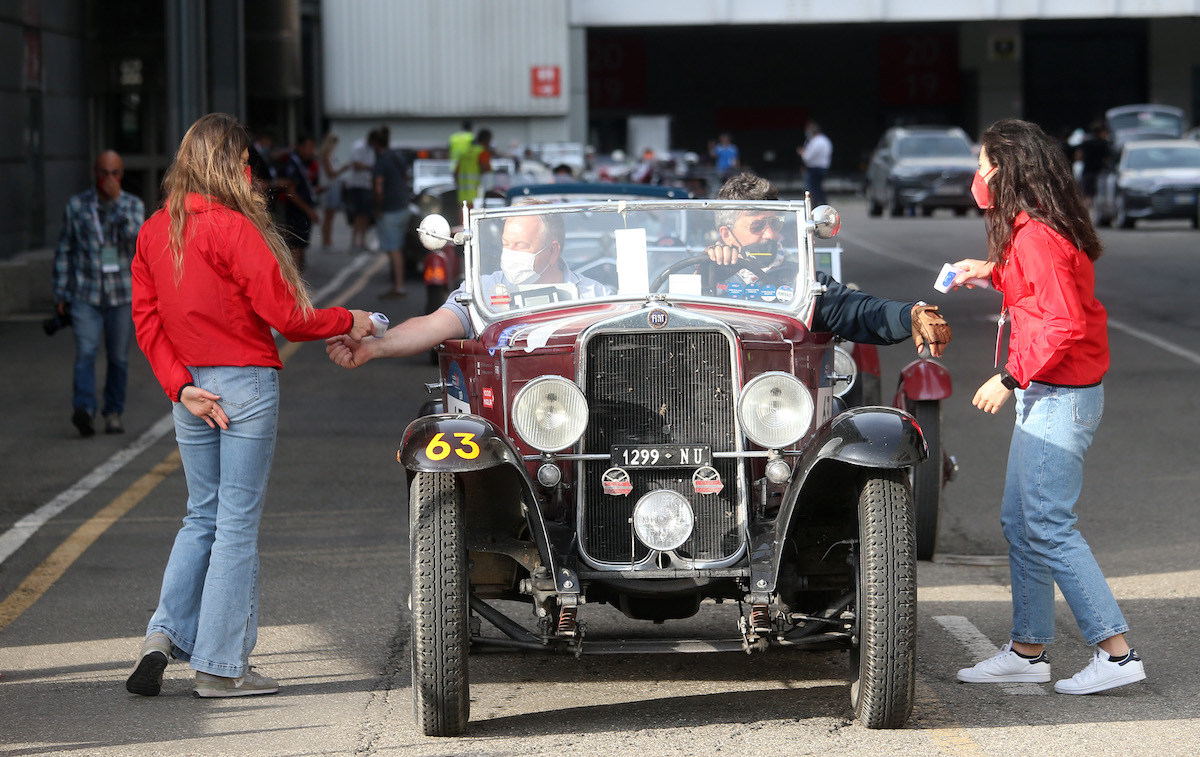 La coppia Belometti-Bergomi conducono la 1000 Miglia