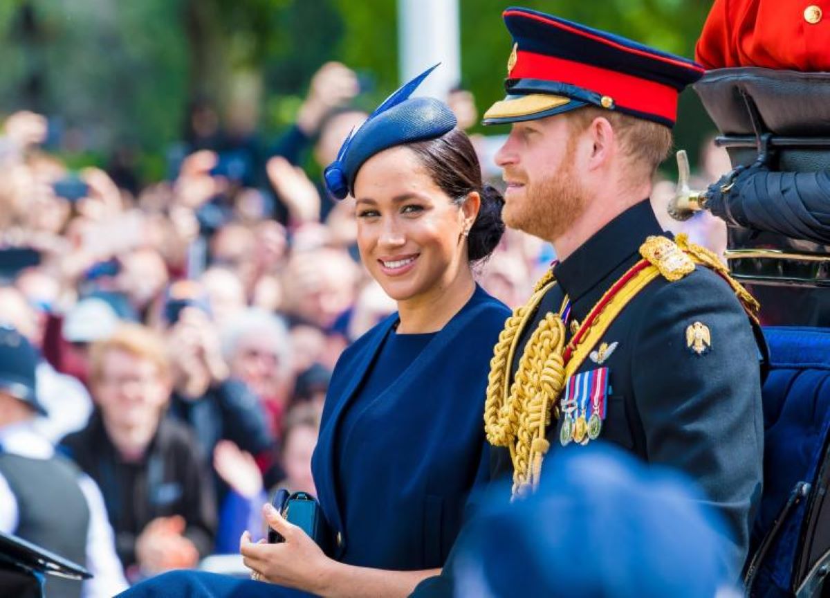 Harry e William litigano per Meghan: “Gli ha sbattuto il telefono in faccia”