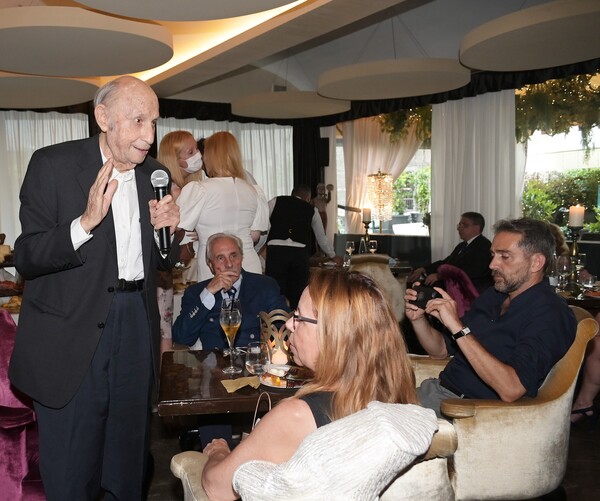 Raffaello Tonon premio Un amico è per sempre da A.M.A.L