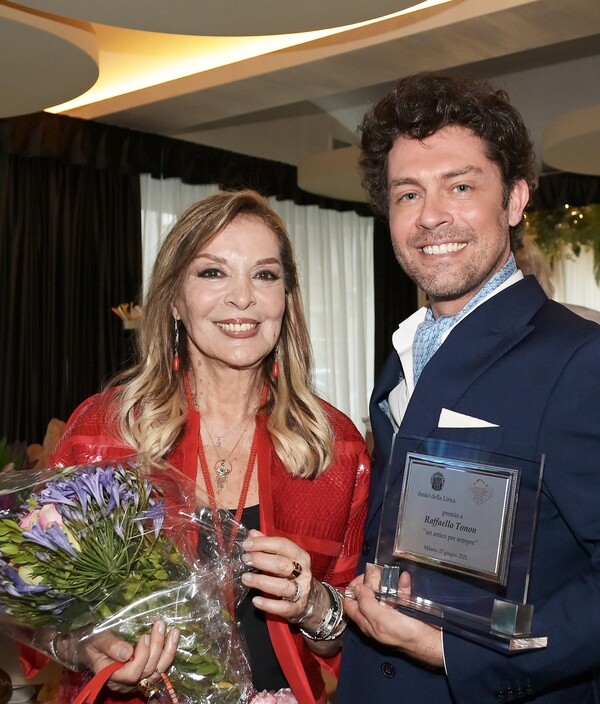 Raffaello Tonon premio Un amico è per sempre da A.M.A.L